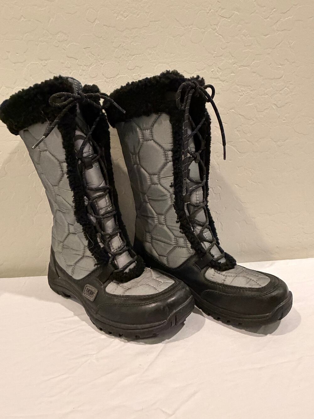 UGG Adirondack Tall Waterproof eVent Vibram Gray Black Winter Boots size 8